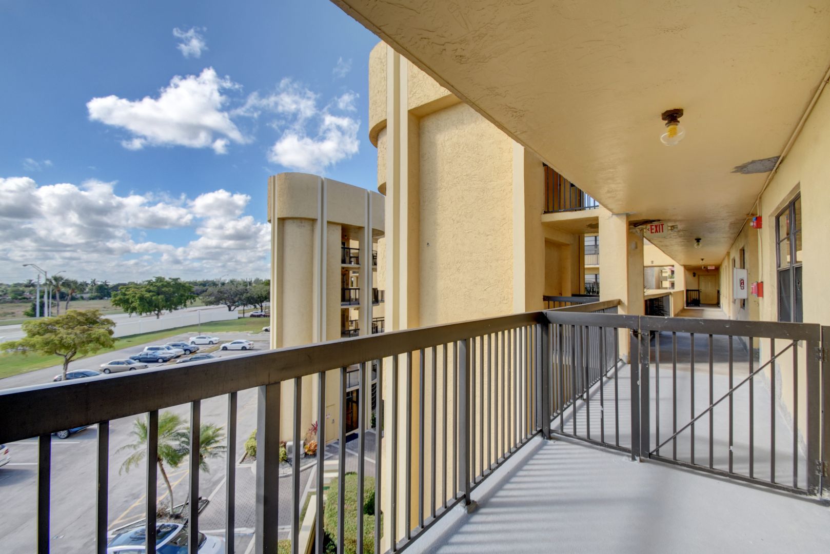 6475 West Oakland Park Boulevard 411, Lauderhill, FL